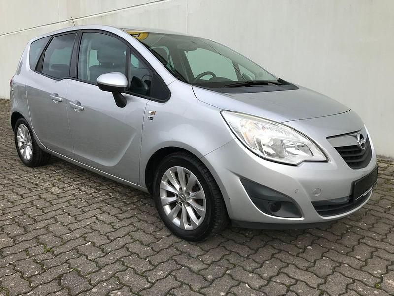 Gebraucht Opel Meriva Innovation 140 PS (102 kW) 2013 Silber Van / Kleinbus
