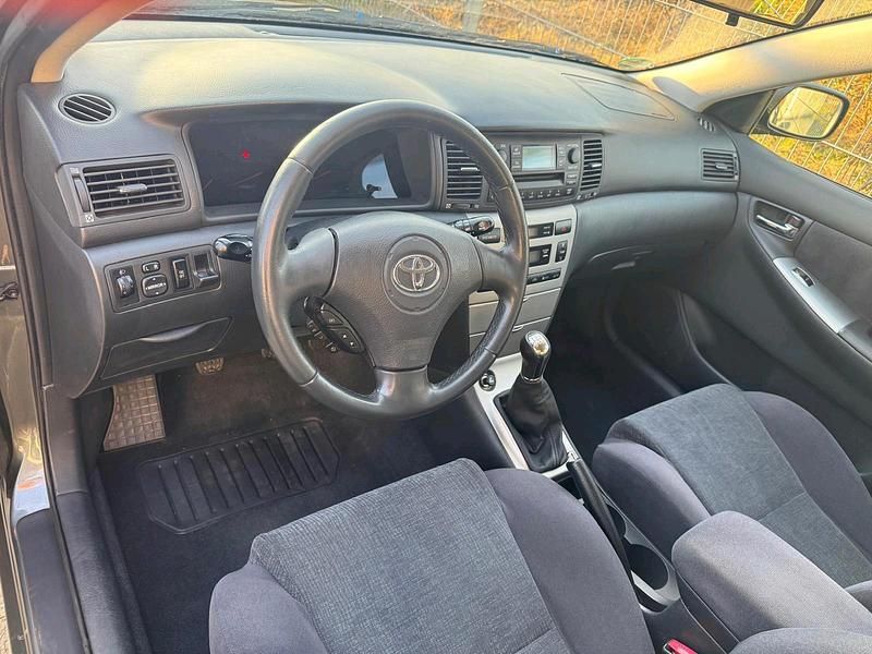 Gebraucht Toyota Corolla 110 PS (80 kW) 2002 Grau Limousine