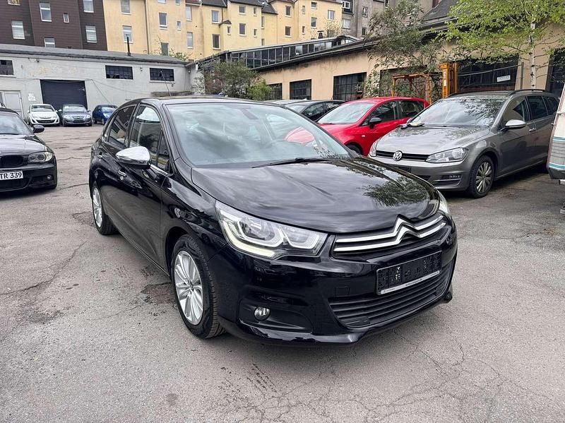 Gebraucht Citroën C4 SELECTION 99 PS (72 kW) 2015 Schwarz perla nera Limousine