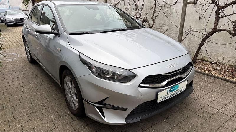 Gebraucht Kia Ceed Edition 7 101 PS (74 kW) 2023 Silber Kleinwagen