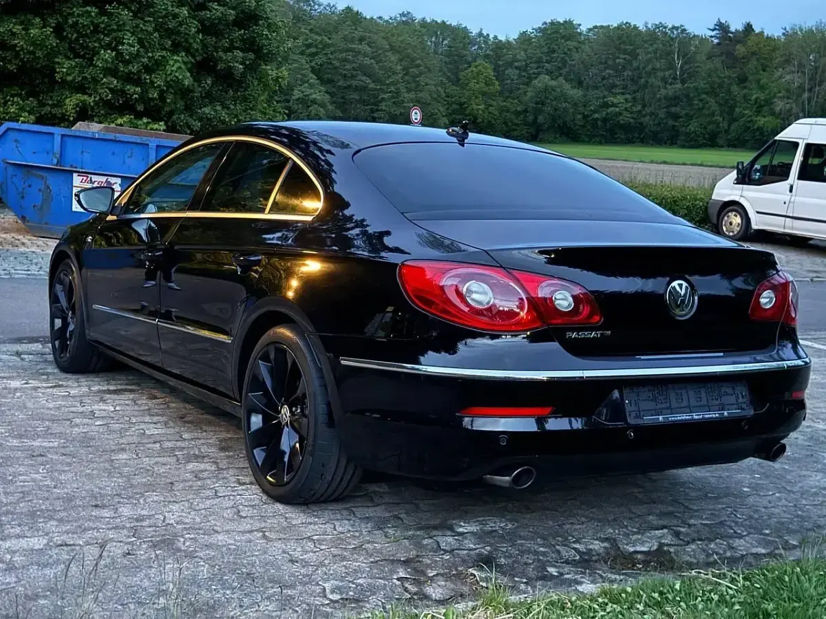 Gebraucht VW Passat 299 PS (219 kW) 2010 Schwarz Limousine