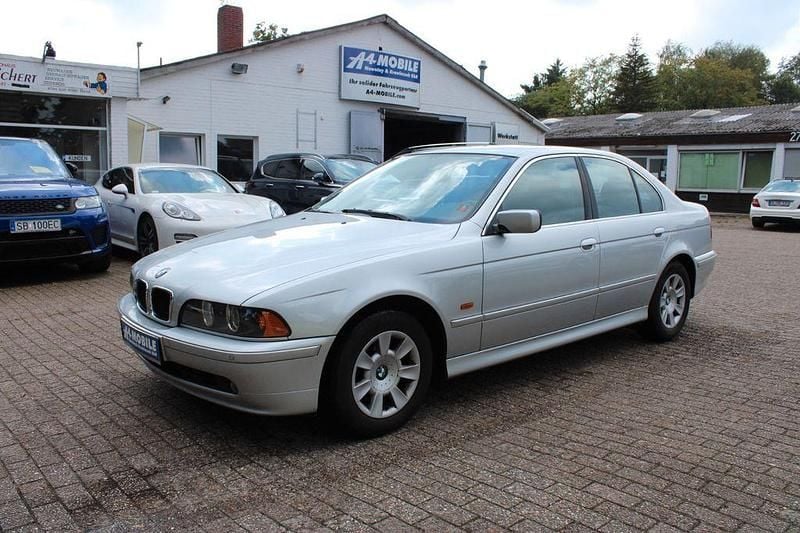 Silber Gebraucht 2003 BMW 520 Limousine | 1.999 € (Guter Preis) - Bild 1/4