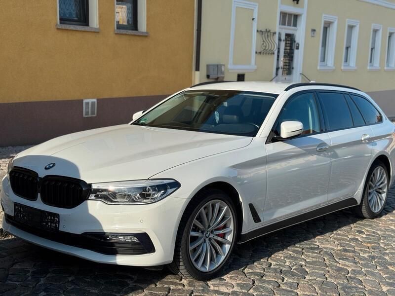 Weiß Gebraucht 2018 BMW 520 M Performance Kombi | 20.900 € (Fairer Preis) - Bild 1/4