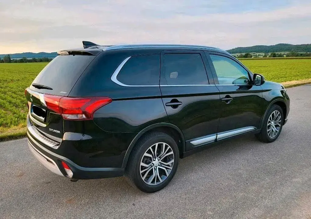 Gebraucht Mitsubishi Outlander 150 PS (110 kW) 2017 Schwarz SUV
