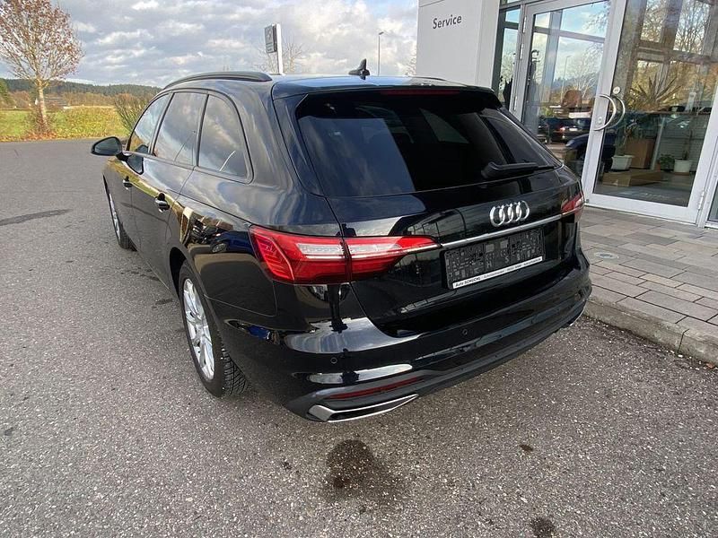 Gebraucht Audi A4 150 PS (110 kW) 2022 Schwarz Kombi