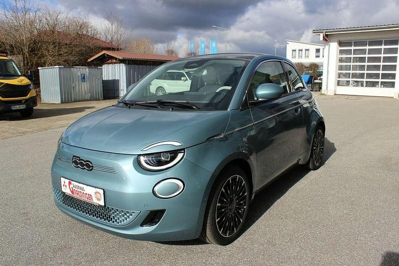 Gebraucht Fiat 500e La Prima 86 kW (118 PS) 2022 Blau Limousine