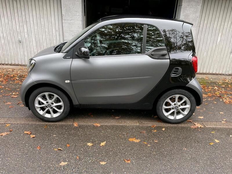 Grau Gebraucht 2015 Smart ForTwo Coupé Coupé | 9.600 € (Etwas zu teuer) - Bild 1/4