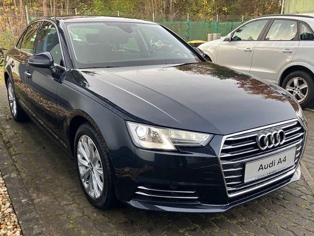 Gebraucht Audi A4 Design 190 PS (139 kW) 2017 Blau Limousine