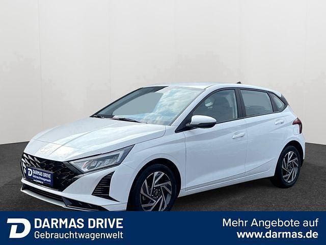 Weiß Gebraucht 2024 Hyundai i20 Trend Limousine | 17.990 € (Fairer Preis) - Bild 1/4