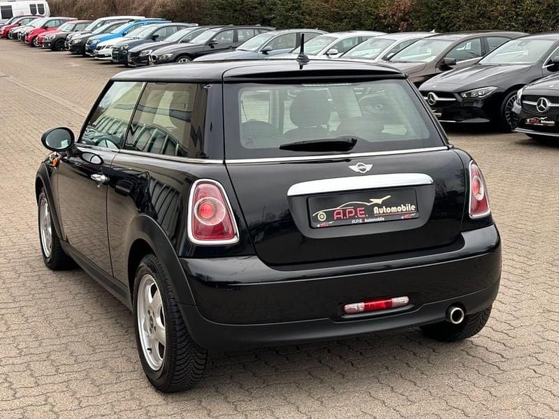 Gebraucht Mini Cooper 122 PS (89 kW) 2010 Schwarz Kleinwagen