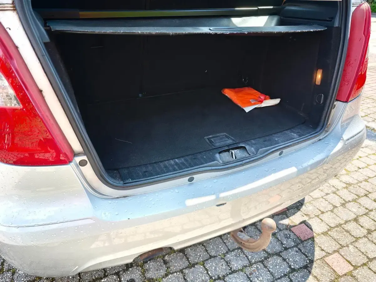 Gebraucht Mercedes A180 110 PS (80 kW) 2011 Silber Kleinwagen