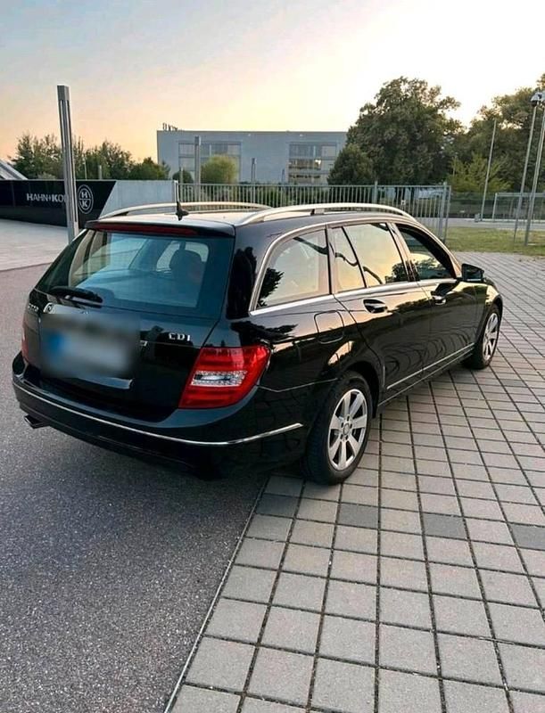 Gebraucht Mercedes C220 170 PS (125 kW) 2013 Schwarz Kombi