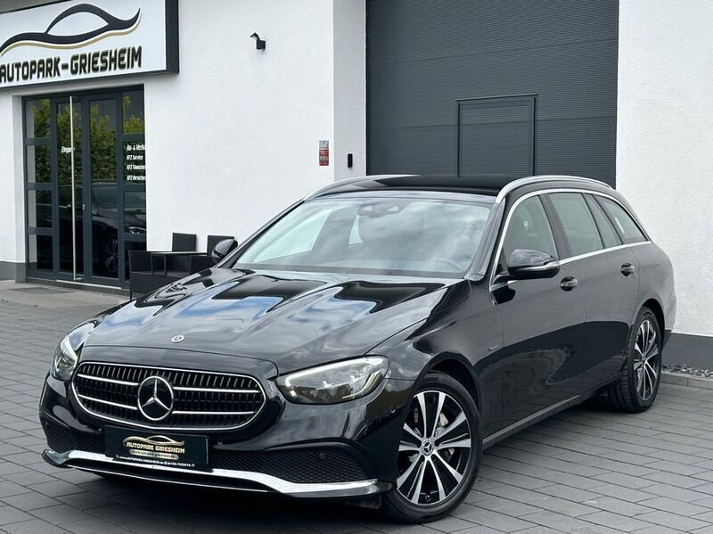 Schwarz Gebraucht 2021 Mercedes E300 Avantgarde Limousine | 29.900 € (Fairer Preis) - Bild 1/4