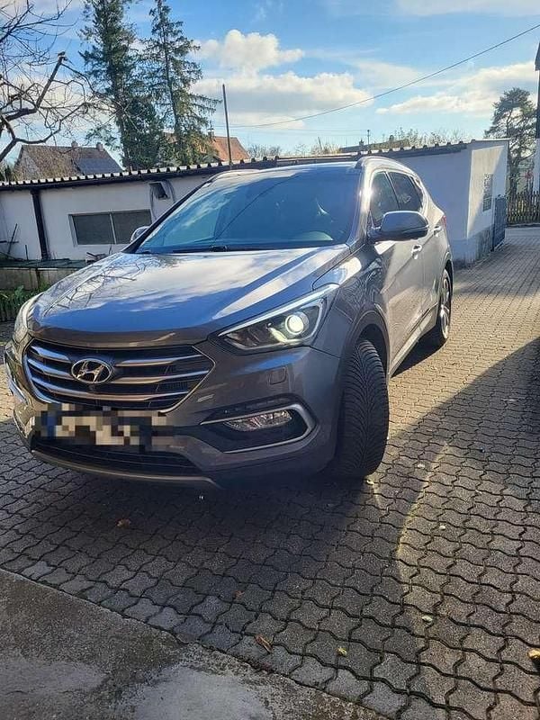 Grün Gebraucht 2017 Hyundai Santa Fe Premium SUV | 18.000 € (Guter Preis) - Bild 1/4