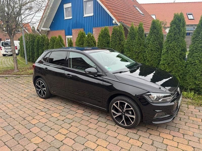 Gebraucht VW Polo 95 PS (69 kW) 2018 Schwarz Kleinwagen