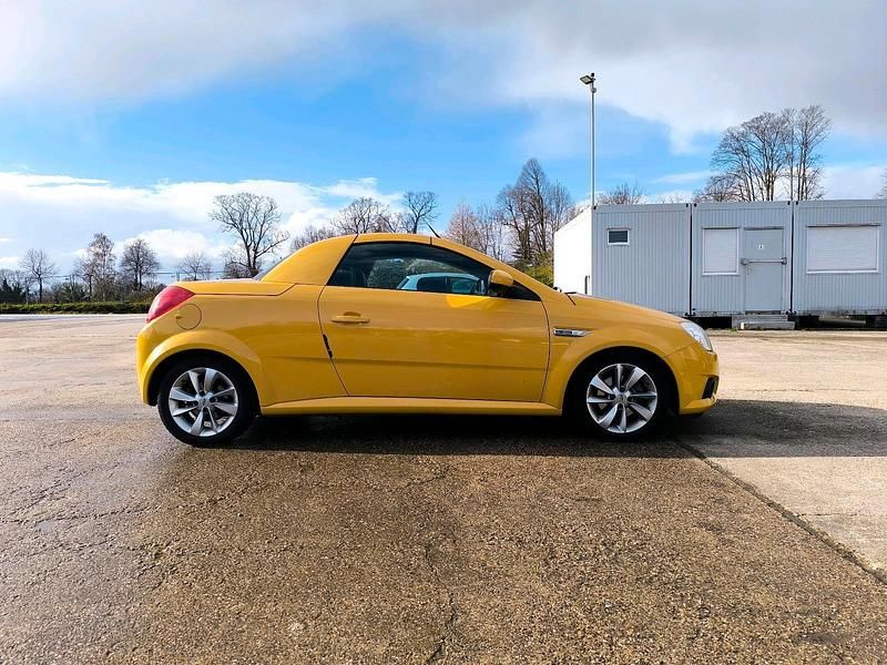 Gebraucht Opel Tigra 152 PS (111 kW) 2006 Gelb Cabrio