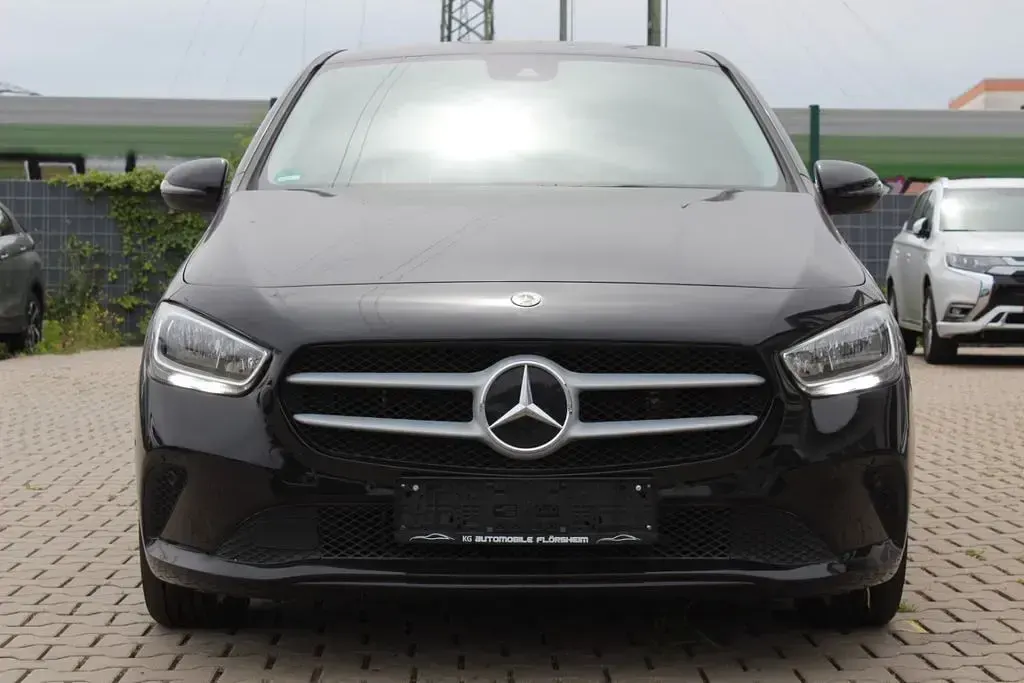Gebraucht Mercedes B250 160 PS (117 kW) 2022 Schwarz Kleinwagen