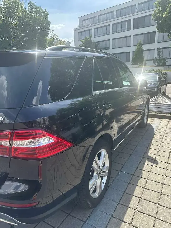 Gebraucht Mercedes ML350 258 PS (189 kW) 2012 Schwarz SUV