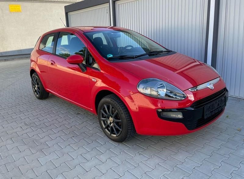 Rot Gebraucht 2011 Fiat Punto Kleinwagen | 4.650 € (Etwas zu teuer) - Bild 1/4