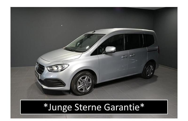 Helvinsilber metallic Gebraucht 2024 Mercedes T180 Style Van / Kleinbus | 25.980 € (Fairer Preis) - Bild 1/4