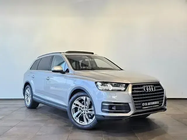 Używany Audi Q7 Design 272 KM (200 kW) 2015 Srebrny SUV