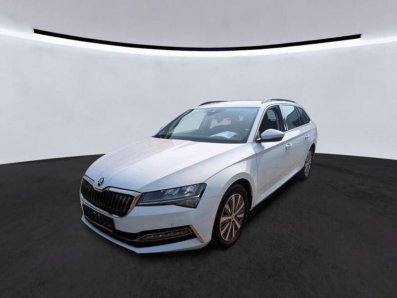 Weiss Gebraucht 2022 Skoda Superb | 17.990 € (Superpreis) - Bild 1/2