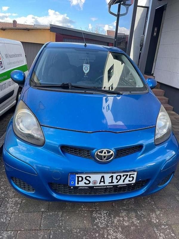 Blau Gebraucht 2009 Toyota Aygo Kleinwagen | 2.000 € (Fairer Preis) - Bild 1/4