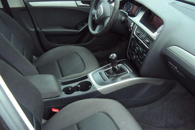 Gebraucht Audi A4 Attraction 160 PS (117 kW) 2008 Grau Limousine