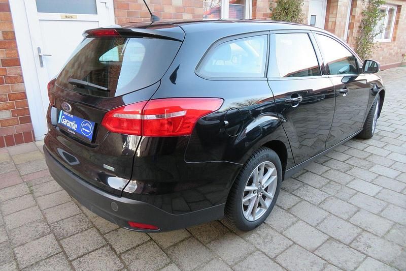 Gebraucht Ford Focus Business Edition 125 PS (91 kW) 2016 Schwarz Kombi