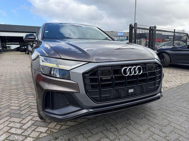 Usata Audi Q8 286 CV (210 kW) 2019 Marrone SUV