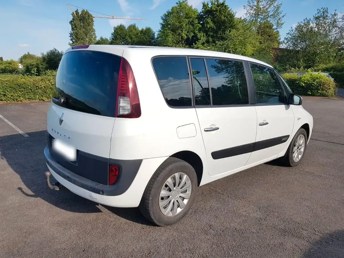 Gebraucht Renault Espace 150 PS (110 kW) 2010 Weiß Van / Kleinbus