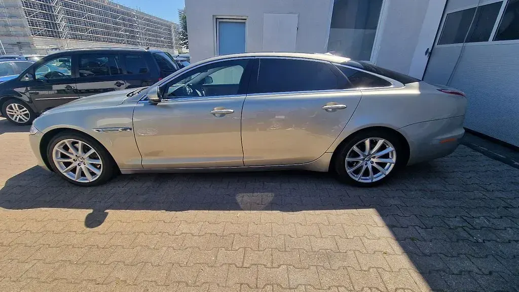Gebraucht Jaguar XJ Portfolio 275 PS (202 kW) 2013 Gold Limousine