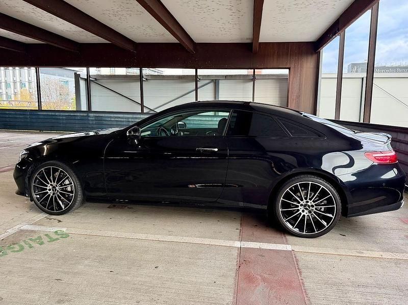 Gebraucht Mercedes E200 Avantgarde 184 PS (135 kW) 2017 Schwarz Coupé