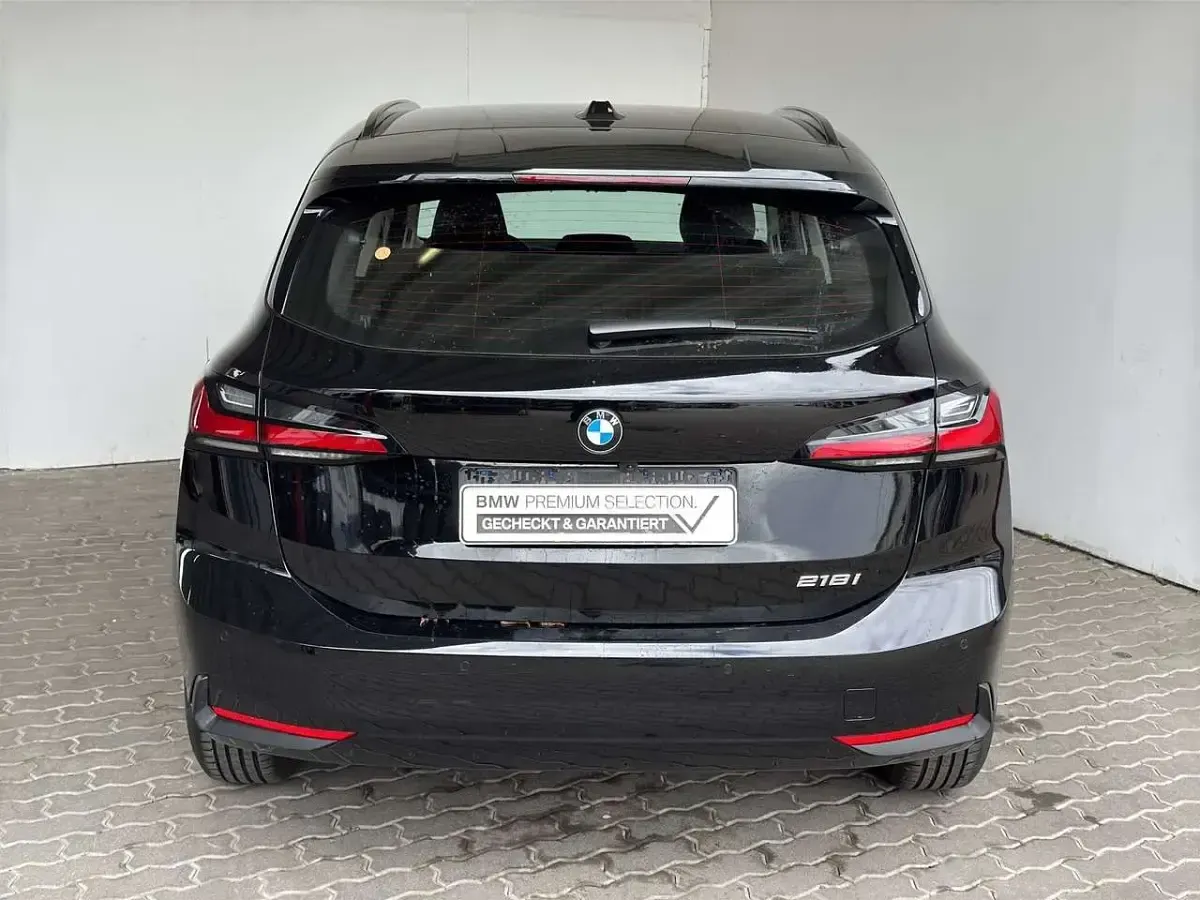 Gebraucht BMW 218 Active Tourer 136 PS (100 kW) 2025 Schwarz Van / Kleinbus