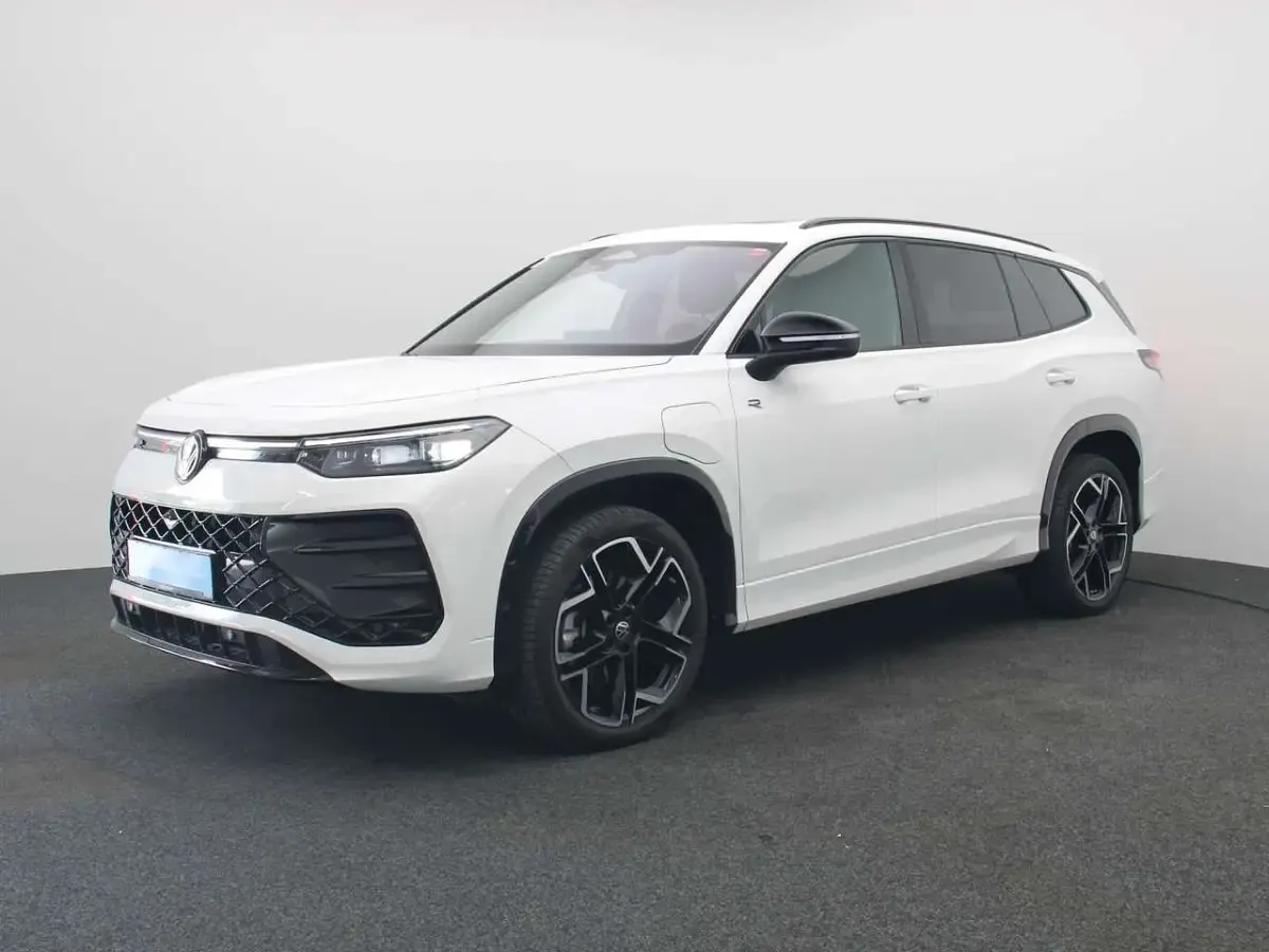 Gebraucht VW Tayron R-line 272 PS (200 kW) 2025 Pure white SUV