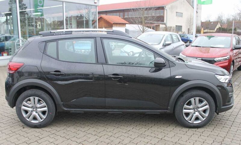 Perlmuttschwarz Gebraucht 2022 Dacia Sandero Comfort Kleinwagen | 12.980 € (Guter Preis) - Bild 1/4