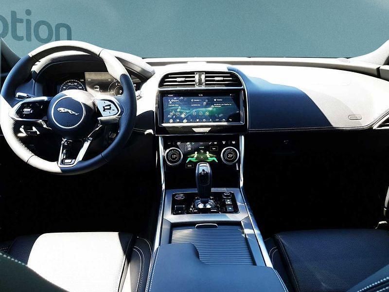 Gebraucht Jaguar XE R-Dynamic 179 PS (131 kW) 2019 Schwarz Limousine