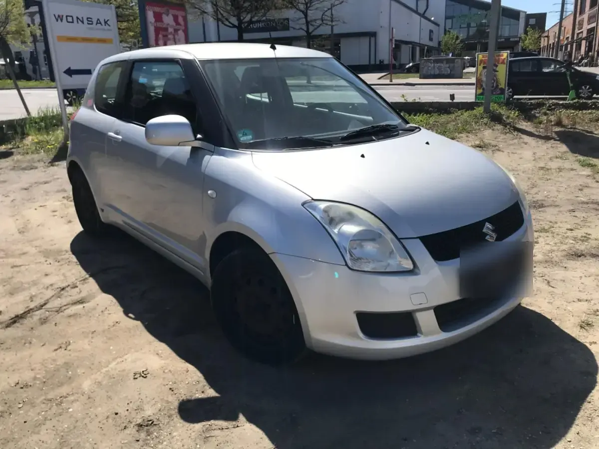 Second-hand Suzuki Swift 92 CP (67 kW) 2010 Argintiu Hatchback