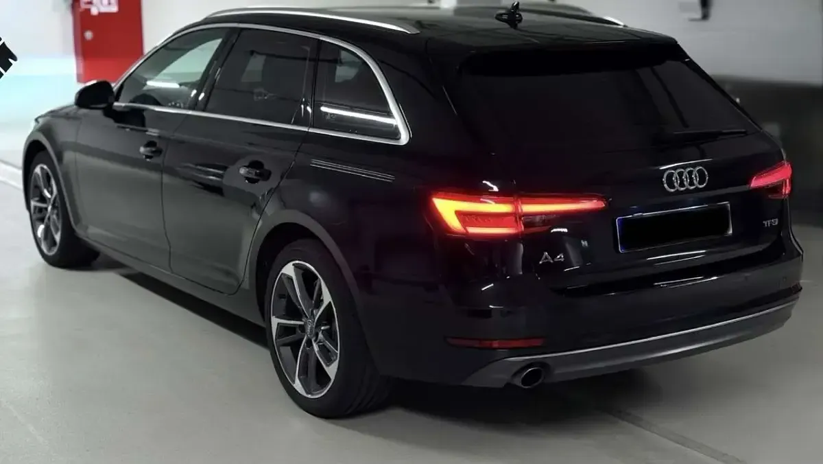 Gebraucht Audi A4 Sport 150 PS (110 kW) 2018 Schwarz Kombi