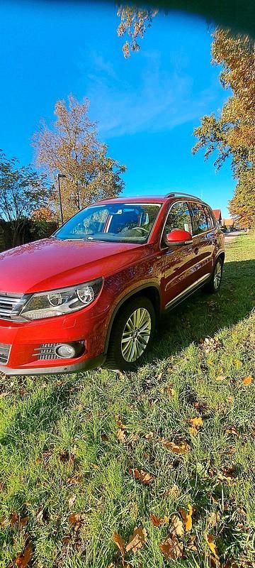 Rot Gebraucht 2014 VW Tiguan Cup SUV | 12.000 € (Etwas zu teuer) - Bild 1/4