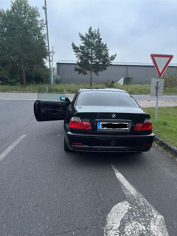Gebraucht BMW 318 143 PS (105 kW) 2001 Schwarz Coupé