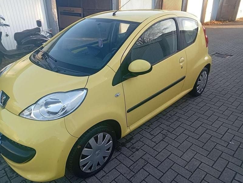 Gebraucht Peugeot 107 Filou 68 PS (50 kW) 2009 Gelb Kleinwagen