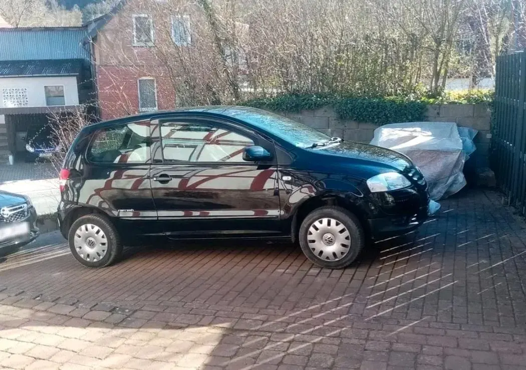 Usado VW Fox Refresh 54 CV (39 kW) 2010 Negro Utilitario