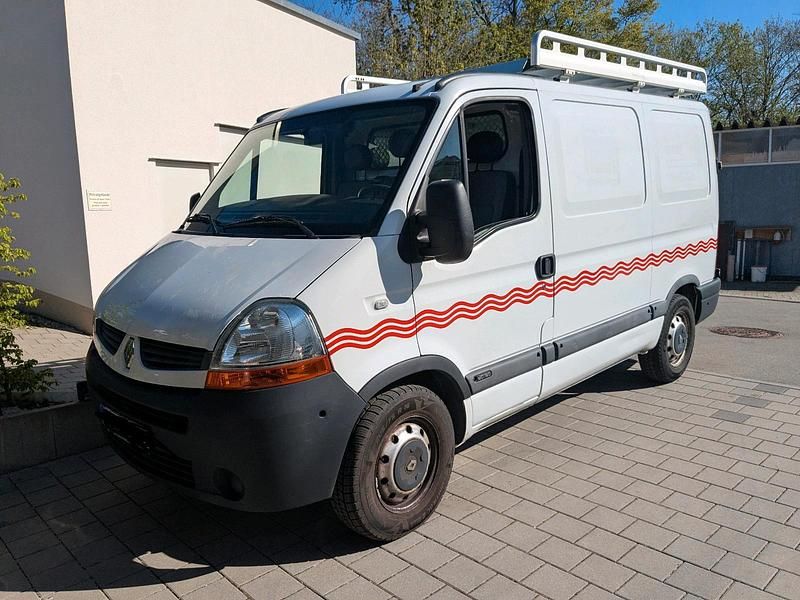 Used Renault Master 120 HP (88 kW) 2009 White Estate