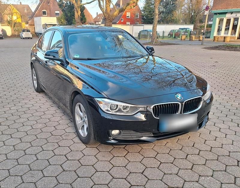 Second-hand BMW 320 Efficient Dynamics 163 CP (119 kW) 2015 Negru Berlinǎ
