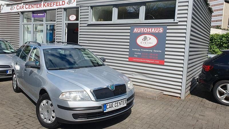 Silber Gebraucht 2012 Skoda Octavia Family Kombi | 3.800 € (Etwas zu teuer) - Bild 1/4