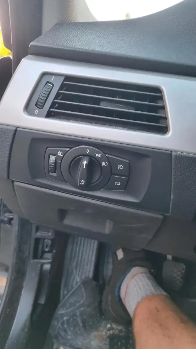 Gebraucht BMW 318 122 PS (89 kW) 2006 Schwarz Kombi