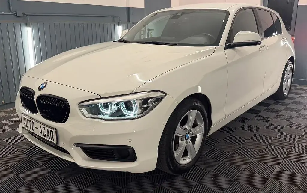 Gebraucht BMW 118 Sport Line 136 PS (100 kW) 2018 Weiß Limousine