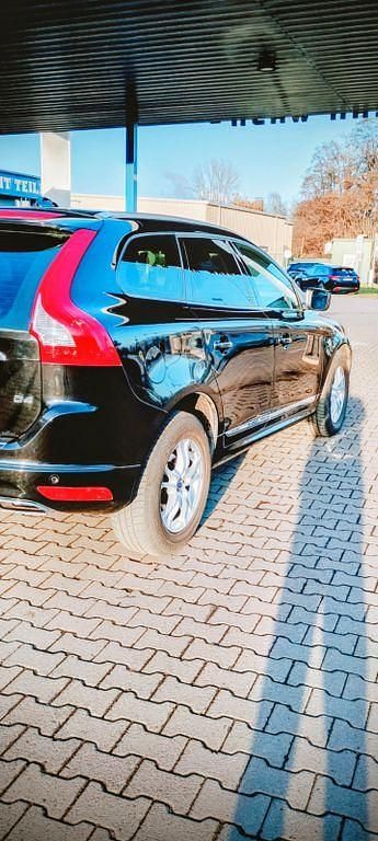 Gebraucht Volvo XC60 Summum 181 PS (133 kW) 2015 Schwarz SUV