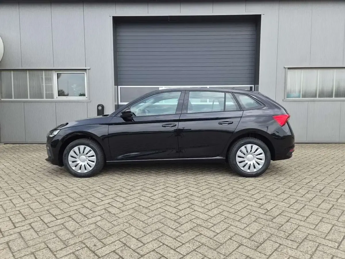 Neu Skoda Scala Selection 116 PS (85 kW) 2026 Blackmagic perleffekt Kleinwagen